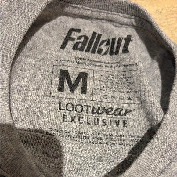 Fallout T Shirt - Picture 2 of 2